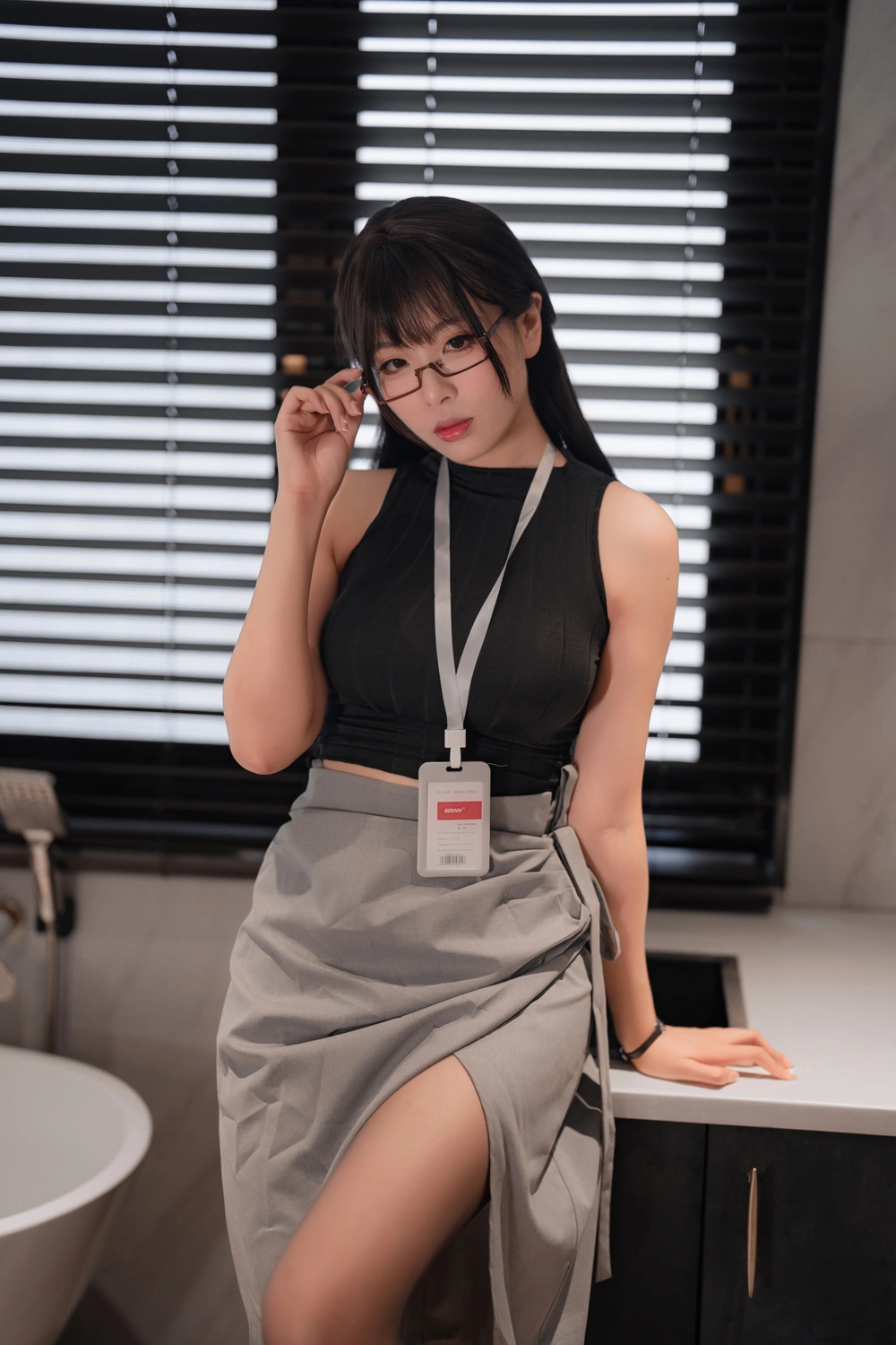 轩萧学姐-眼镜娘OL[85P3V-647MB]-趣味社