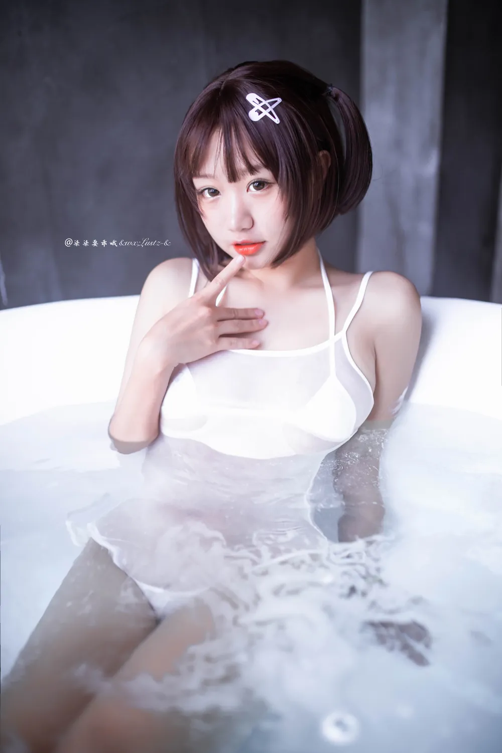 柒柒要乖哦-激凸死库水X白色Spa[34P-160MB]-趣味社