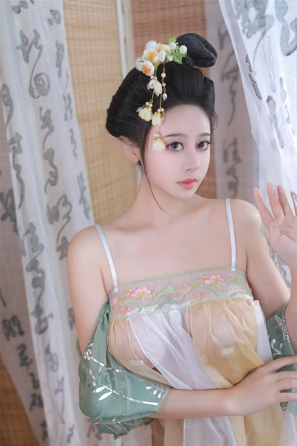奈汐酱nice-古风青纱曦[70P1V-561MB]-趣味社